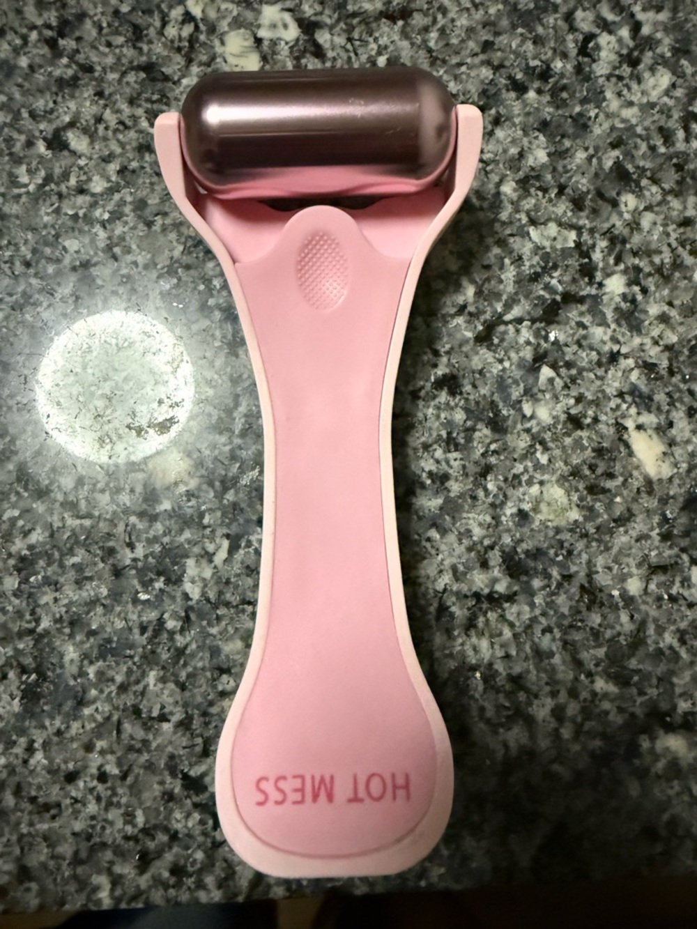 The Skinny Confidential Hot Mess Ice Roller - Pink - Picture 3 of 5